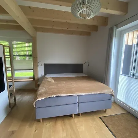 In With Swimming Pool בית נופש