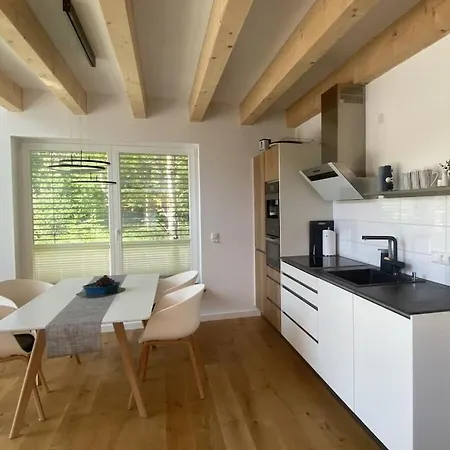 בית נופש In With Swimming Pool